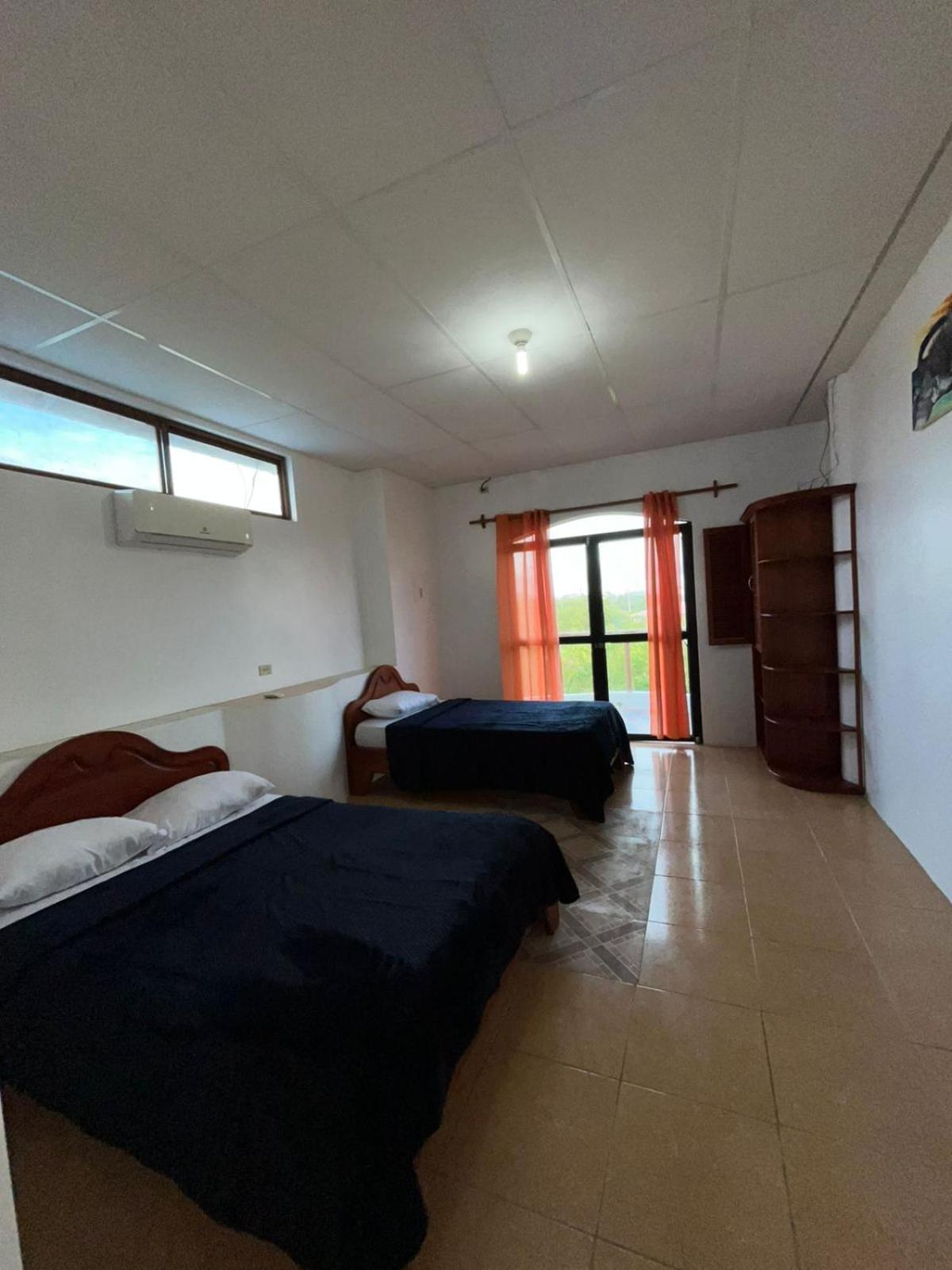 Hostal Neptuno - Poseidon Puerto Villamil Dış mekan fotoğraf