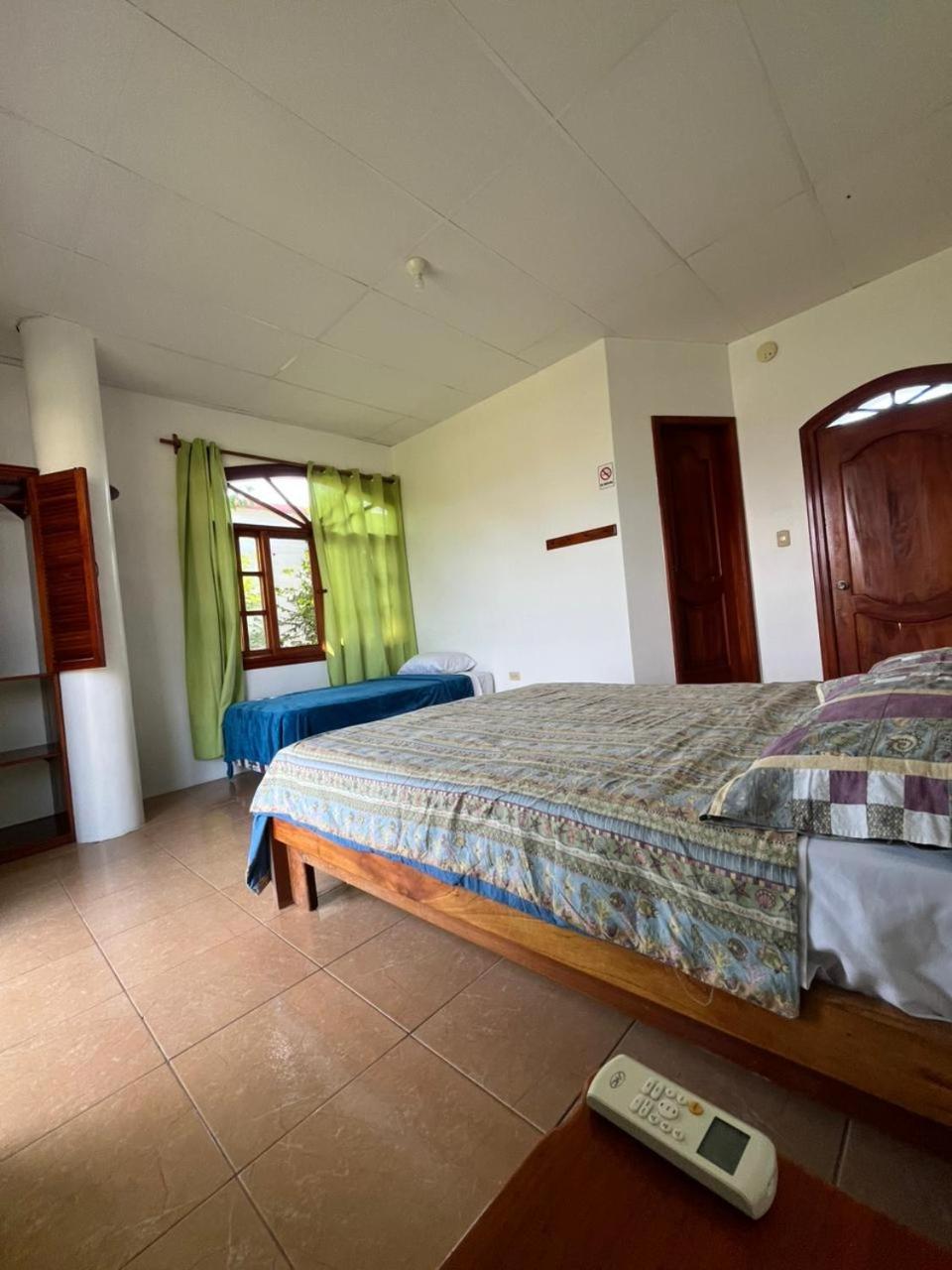 Hostal Neptuno - Poseidon Puerto Villamil Dış mekan fotoğraf