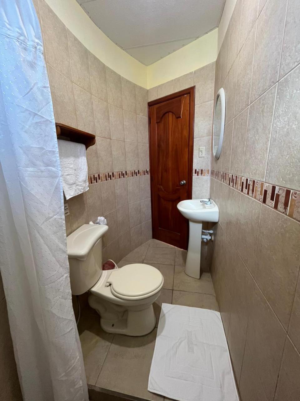 Hostal Neptuno - Poseidon Puerto Villamil Dış mekan fotoğraf