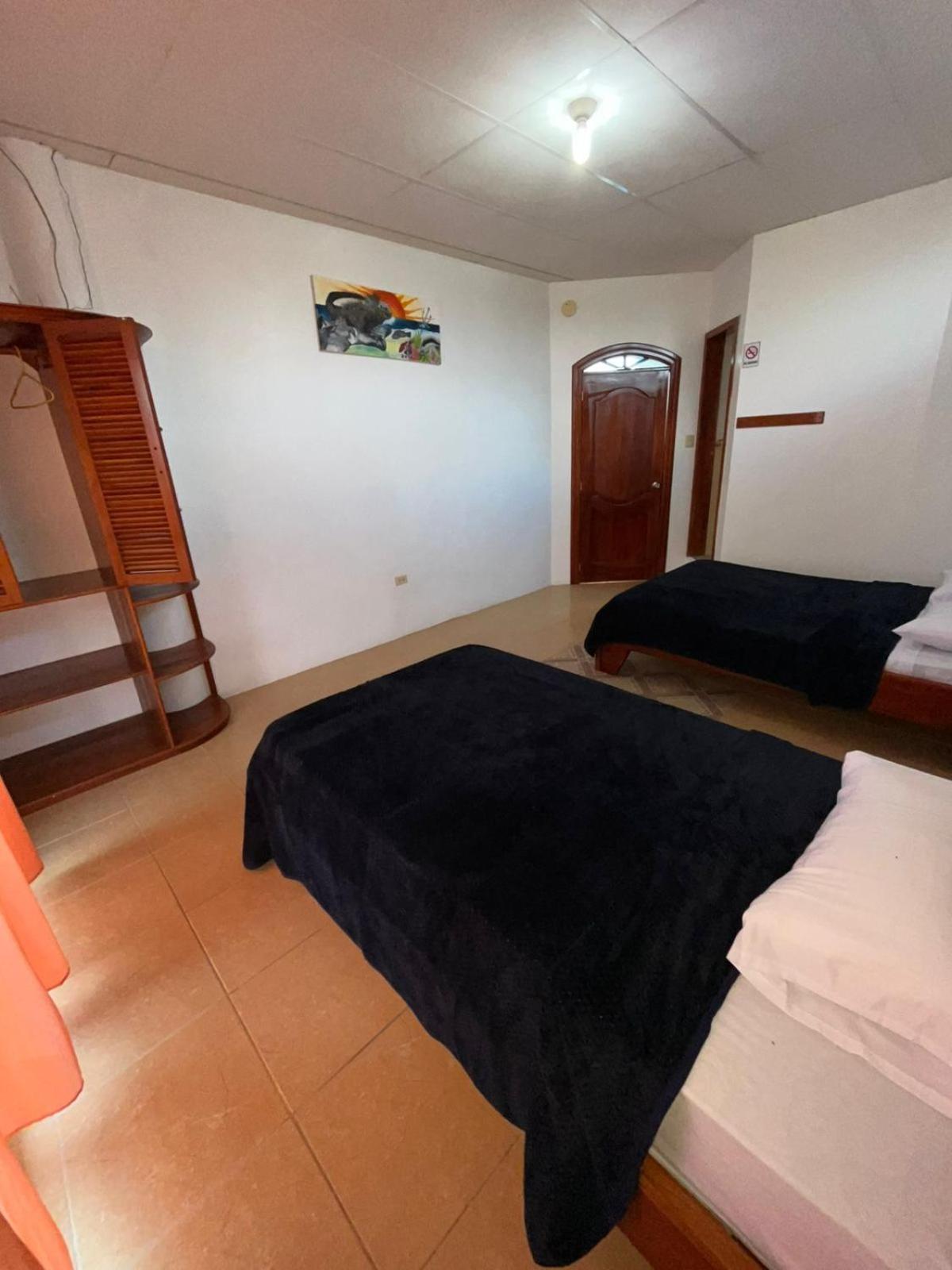 Hostal Neptuno - Poseidon Puerto Villamil Dış mekan fotoğraf